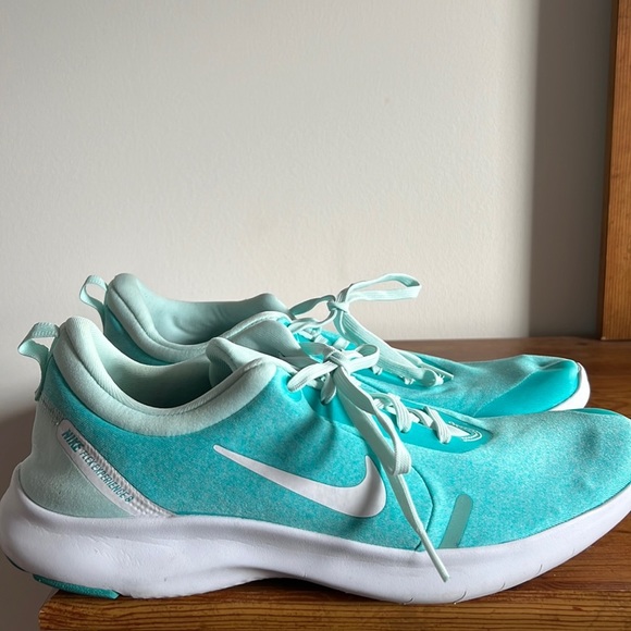 Nike Shoes - WOMEN'S size 12 Nike Flex Experience 8